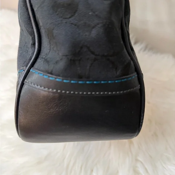 Coach Jacquard Black Leather Shoulder Bag
# 8k49 - Picture 4 of 9